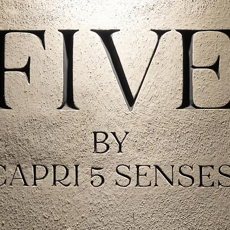 Five By Capri 5 Senses ゲストハウス 3*