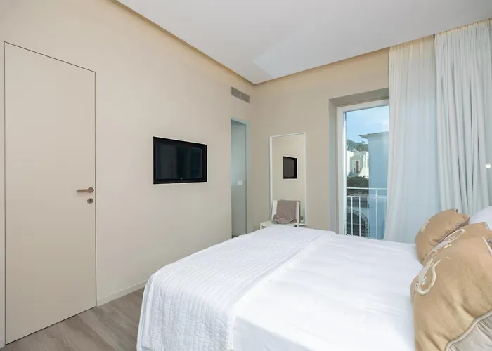 招待所 Five By Capri 5 Senses 3*