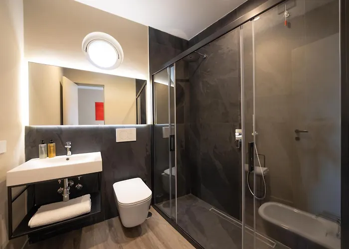 Five By Capri 5 Senses 招待所