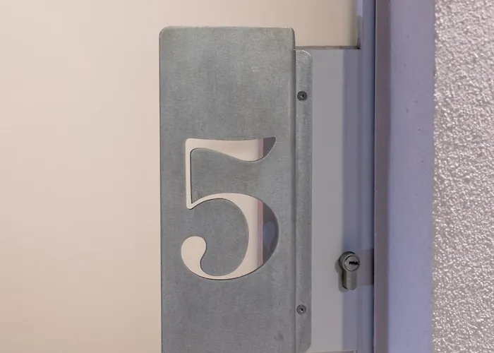 招待所 Five By Capri 5 Senses
