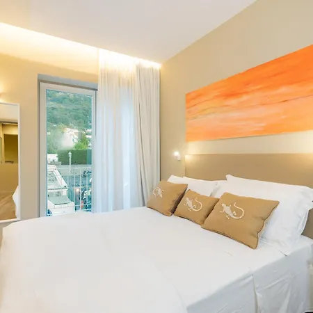 Guest house Five By Capri 5 Senses