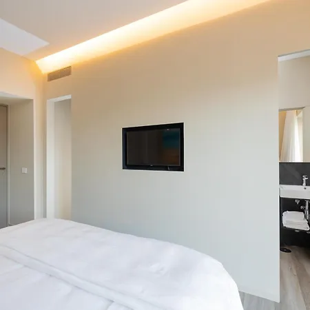 Five By Capri 5 Senses Guest house