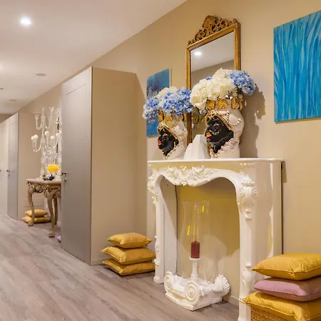 Five By Capri 5 Senses בית הארחה 3*