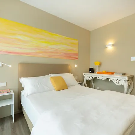 Five By Capri 5 Senses בית הארחה 3*