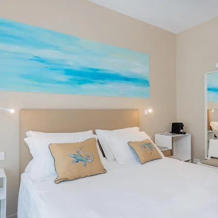 Five By Capri 5 Senses בית הארחה